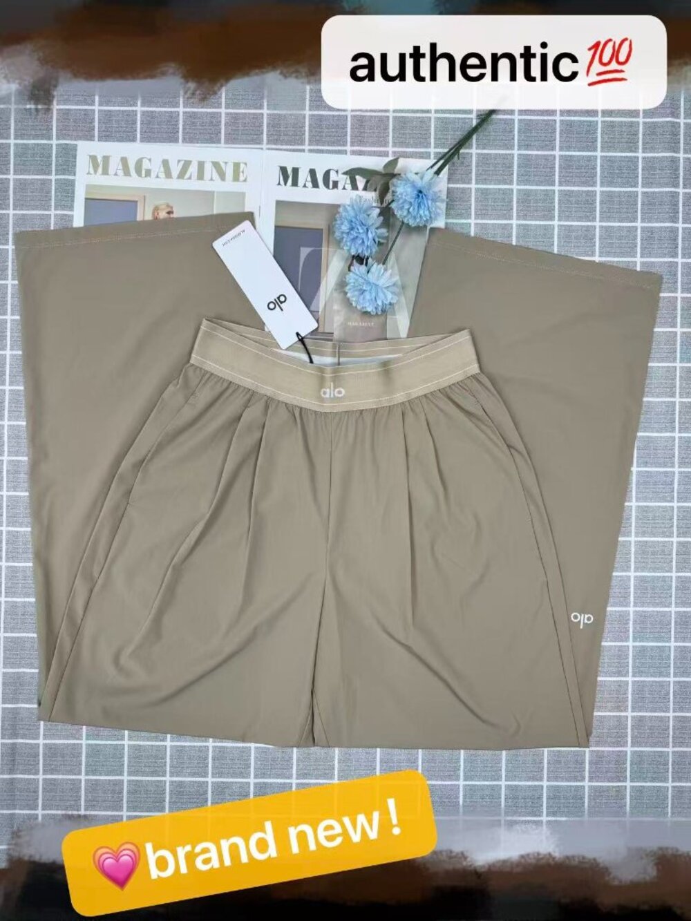 NWT Gravel ALO Yoga  💟 Regular Women's  Straight Leg Pants Minimalist😚